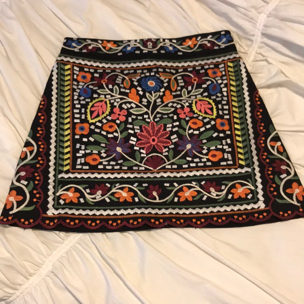 NWOT Lulus Embroidered Skirt